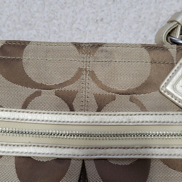 Coach Large Canvas Tote - Picture 9 of 10